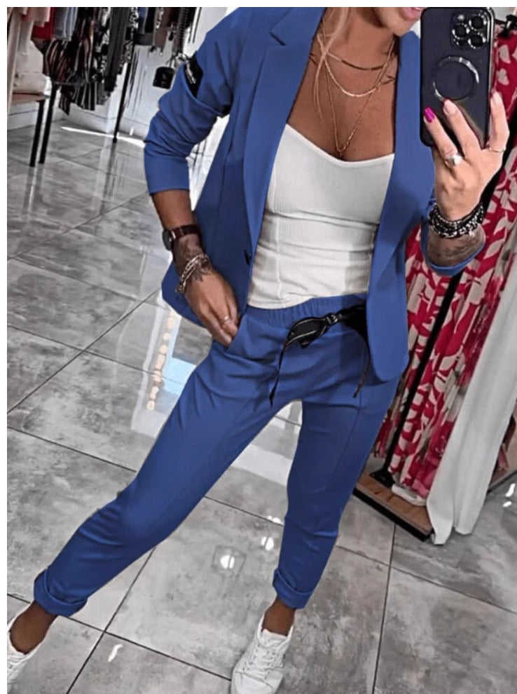 Nala Two-Piece Set | Dames blazer en broek in beige met strikdetail en luchtige pasvorm