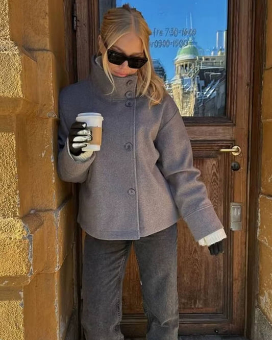 Claire elegante herfst jas| Dames korte jas met opstaande kraag en enkelrijige sluiting