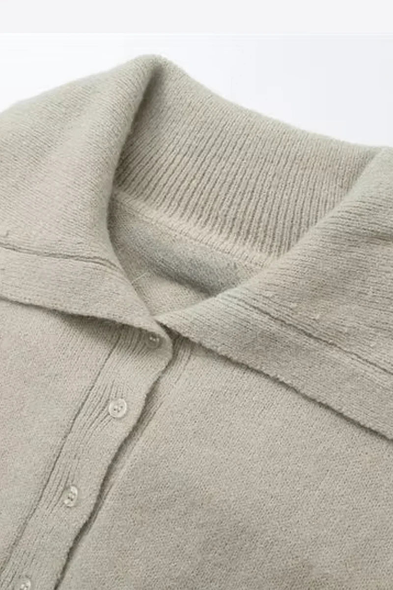 Danique Gebreide Trui | Dames Trui met Brede Kraag en Subtiele Knoopsluiting