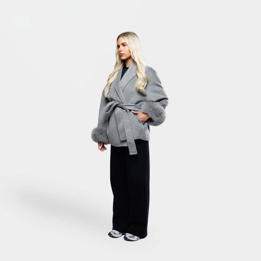 Livia Luxe Coat Dames | Trendy Winterjas met Faux Fur en Strikceintuur