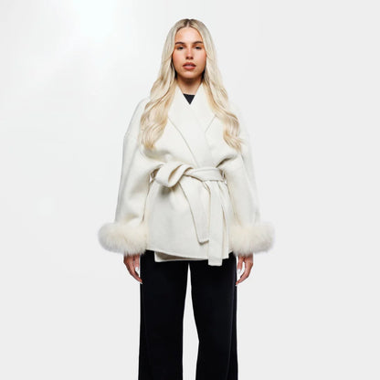 Livia Luxe Coat Dames | Trendy Winterjas met Faux Fur en Strikceintuur